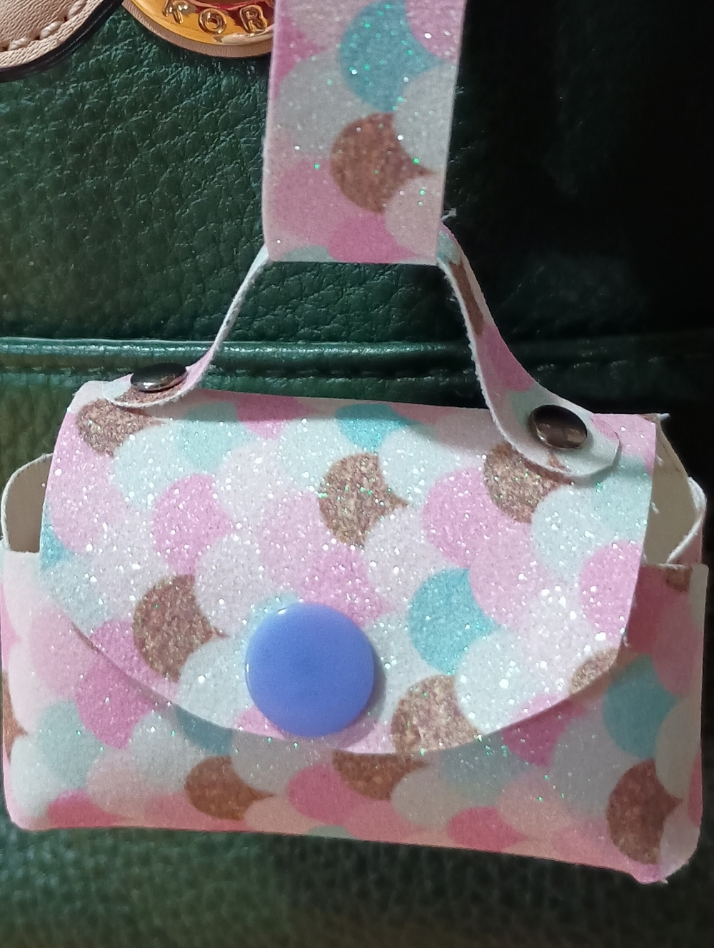 NEW Cute Useful Purse Charm Glitter Scallop Mini Bag Charm in Pink Multicolor OS